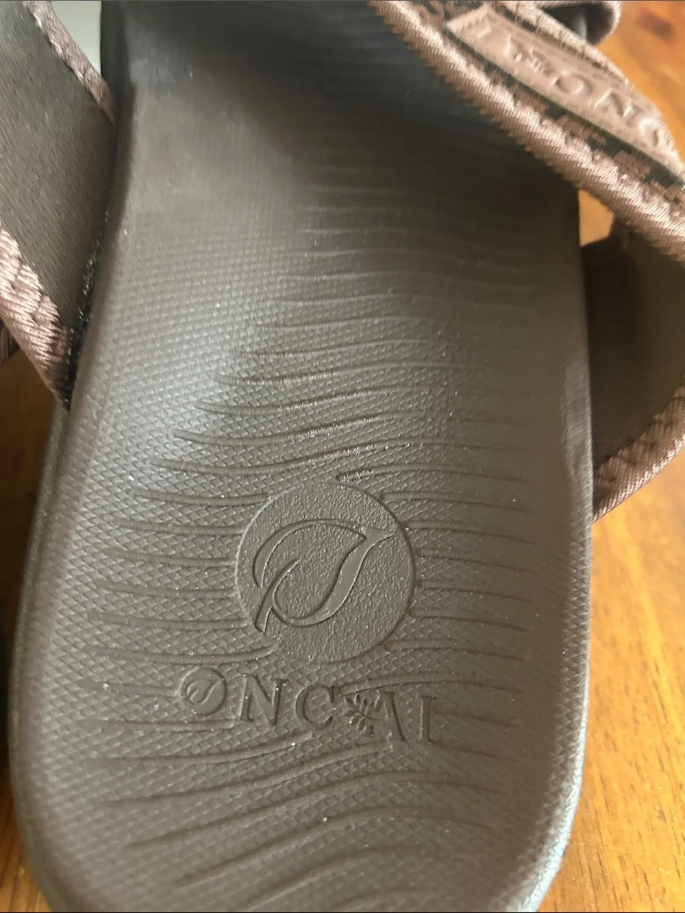 ONCAI  10.5  Brown Cross-Strap Orthotic Cushioned Slide Sandals